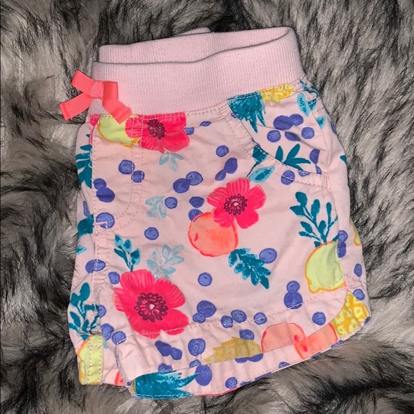 Cherokee pink shorts w/flower design - Picture 4 of 5